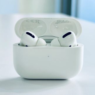 Apple AirPods Pro (1st Generation) with MagSafe Charging Case